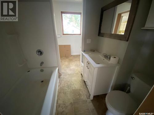 81 Grand Avenue, Plenty, SK - Indoor Photo Showing Laundry Room