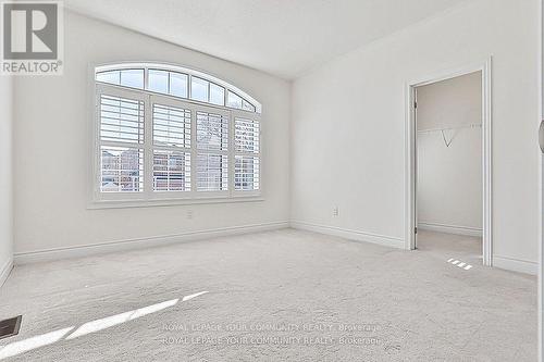 222 Butternut Ridge Trail, Aurora, ON - Indoor Photo Showing Other Room