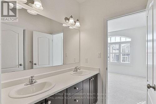 222 Butternut Ridge Trail, Aurora, ON - Indoor Photo Showing Bathroom