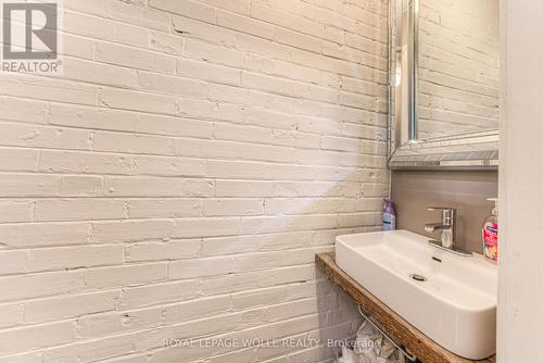 45 Princess Street E, Waterloo, ON - Indoor Photo Showing Bathroom