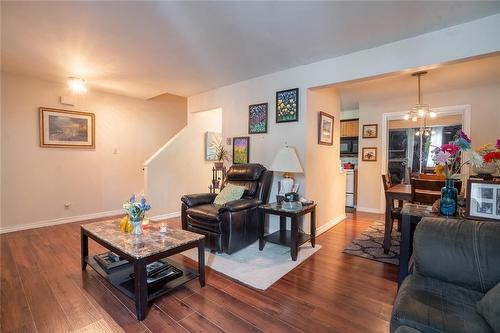 910 1742 St Mary'S Road, Winnipeg, MB - Indoor Photo Showing Living Room