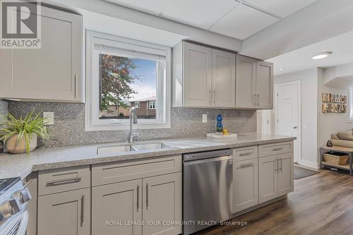 1177 Ewing Crescent, Mississauga, ON - Indoor Photo Showing Kitchen With Double Sink