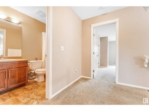 2822 16A Av Nw, Edmonton, AB - Indoor Photo Showing Bathroom