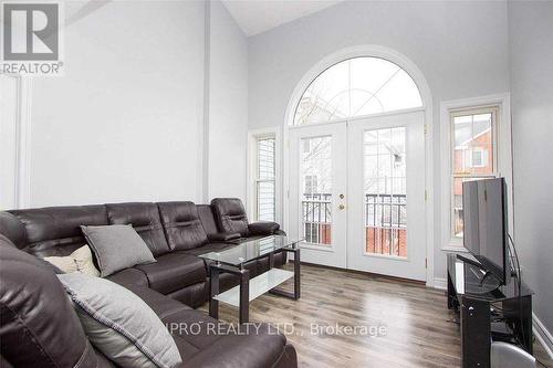 D-17 - 1663 Nash Road, Clarington, ON - Indoor Photo Showing Living Room