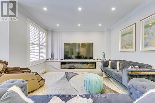 4130 Montrose Crescent, Burlington, ON - Indoor Photo Showing Living Room