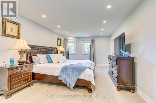 4130 Montrose Crescent, Burlington, ON - Indoor Photo Showing Bedroom