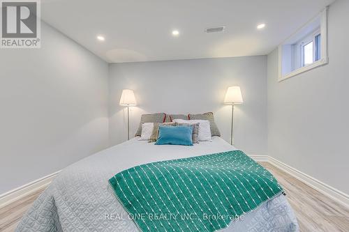 4130 Montrose Crescent, Burlington, ON - Indoor Photo Showing Bedroom