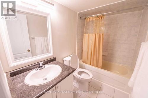 7 Yvonne Drive, Brampton, ON - Indoor Photo Showing Bathroom