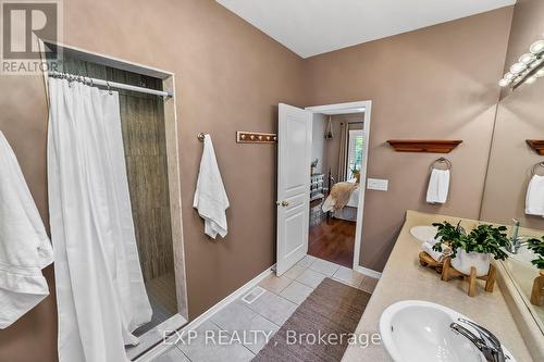 818 Greenly Drive, Cobourg, ON - Indoor Photo Showing Bathroom