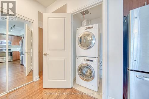 2115 - 7171 Yonge Street, Markham, ON - Indoor Photo Showing Laundry Room