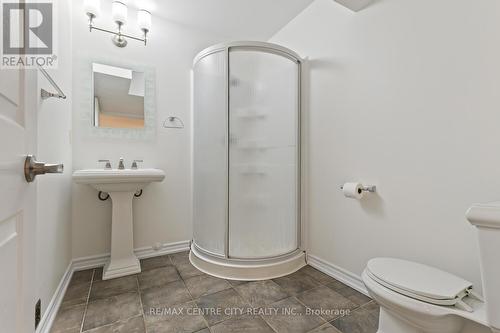 223 Crimson Crescent, London, ON - Indoor Photo Showing Bathroom