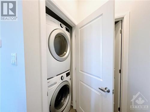 40 Teelin Circle, Ottawa, ON - Indoor Photo Showing Laundry Room