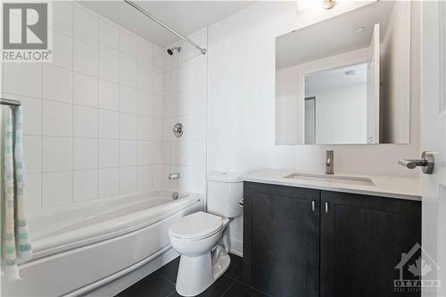 485 Richmond Road Unit#2106, Ottawa, ON - Indoor Photo Showing Bathroom