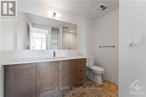 2106 - 485 Richmond Road, Ottawa, ON - Indoor Photo Showing Bathroom