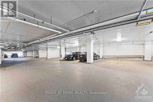 2106 - 485 Richmond Road, Ottawa, ON - Indoor Photo Showing Garage