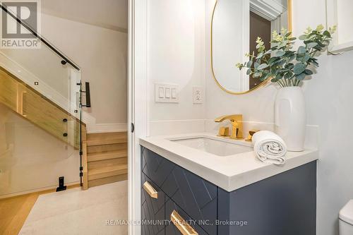 30 Kellythorne Drive, Toronto, ON - Indoor Photo Showing Bathroom