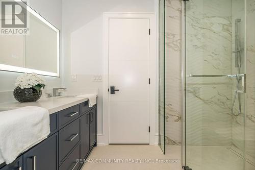 30 Kellythorne Drive, Toronto, ON - Indoor Photo Showing Bathroom