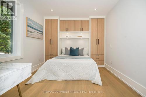 30 Kellythorne Drive, Toronto, ON - Indoor Photo Showing Bedroom