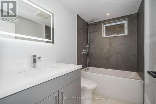 30 Kellythorne Drive, Toronto, ON - Indoor Photo Showing Bathroom