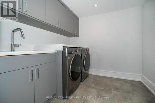 30 Kellythorne Drive, Toronto, ON - Indoor Photo Showing Laundry Room