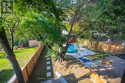 30 Kellythorne Drive, Toronto, ON - Outdoor