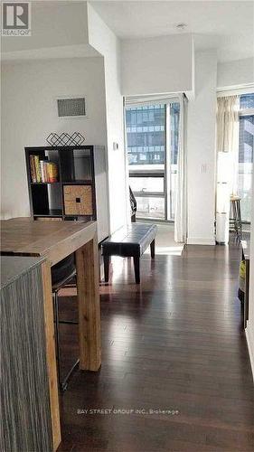 2602 - 14 York Street, Toronto, ON - Indoor Photo Showing Living Room