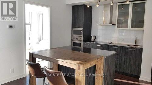 2602 - 14 York Street, Toronto, ON - Indoor Photo Showing Kitchen With Upgraded Kitchen