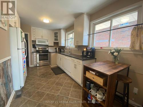 10 Janray Drive, Toronto, ON - Indoor Photo Showing Kitchen