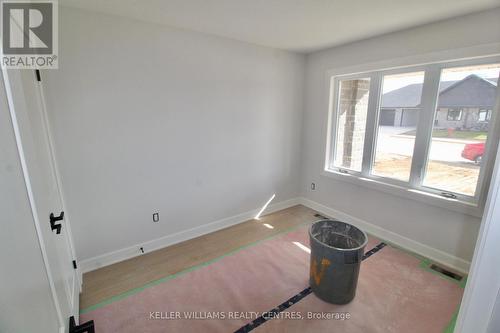 750 18Th Street, Hanover, ON - Indoor Photo Showing Other Room