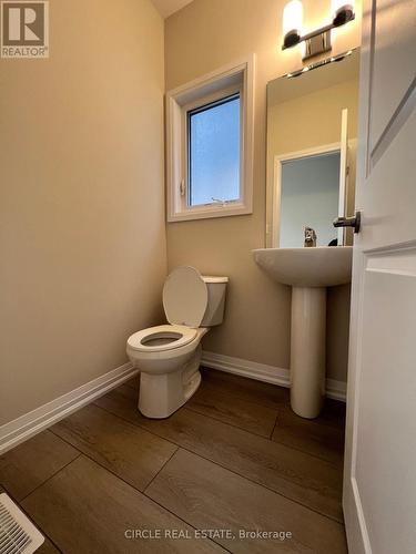 26 West Creek Court, Welland, ON - Indoor Photo Showing Bathroom