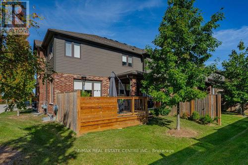 19 - 254 Gosling Gardens, Guelph, ON - Outdoor