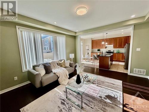 167 Santolina Street, Stittsville, ON - Indoor Photo Showing Living Room