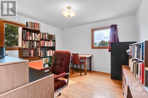 34 Farlane Boulevard, Ottawa, ON - Indoor Photo Showing Office