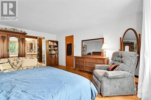 34 Farlane Boulevard, Ottawa, ON - Indoor Photo Showing Bedroom