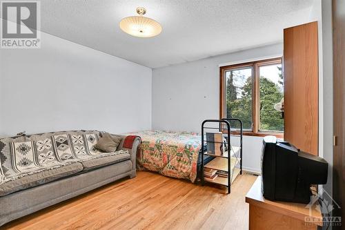 34 Farlane Boulevard, Ottawa, ON - Indoor Photo Showing Bedroom