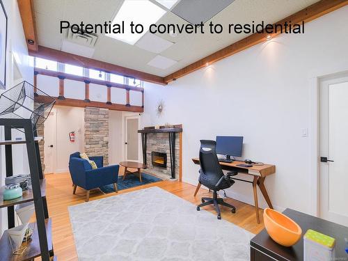 G-60 Ingram St, Duncan, BC - Indoor With Fireplace