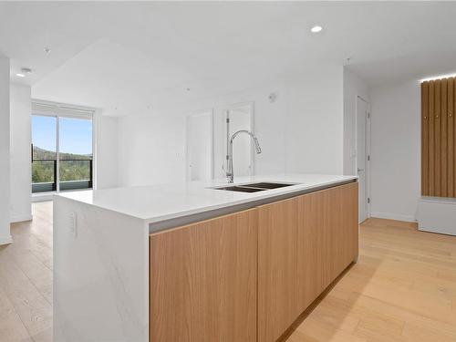 712-2000 Hannington Rd, Langford, BC - Indoor Photo Showing Kitchen With Double Sink