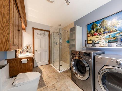 Bathroom - 235 35E Rue O., Venise-En-Québec, QC - Indoor Photo Showing Laundry Room