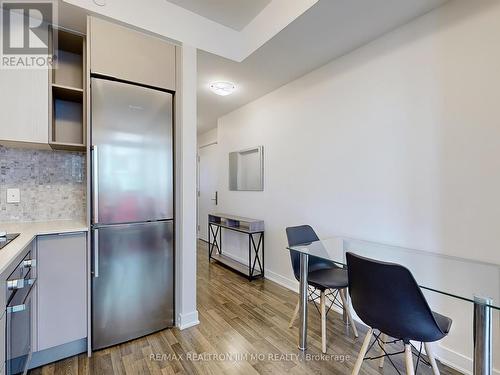 1206 - 120 Parliament Street, Toronto, ON - Indoor Photo Showing Kitchen