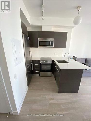 2009 - 57 St Joseph Street, Toronto, ON - Indoor Photo Showing Kitchen With Upgraded Kitchen