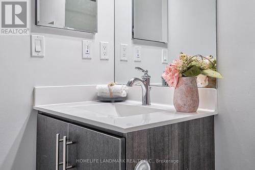 517 - 89 South Town Centre Boulevard, Markham, ON - Indoor Photo Showing Bathroom