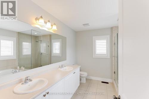 54 Hoard Avenue, New Tecumseth, ON - Indoor Photo Showing Bathroom