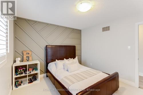 54 Hoard Avenue, New Tecumseth, ON - Indoor Photo Showing Bedroom