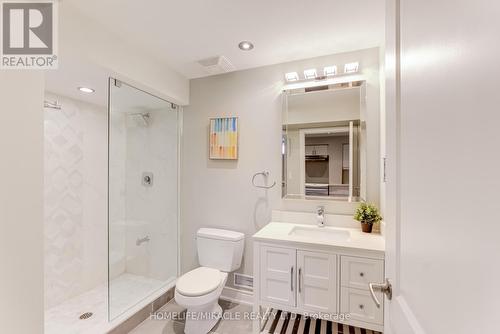 54 Hoard Avenue, New Tecumseth, ON - Indoor Photo Showing Bathroom