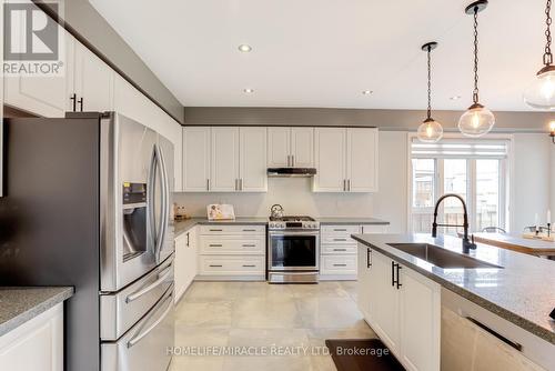 54 Hoard Avenue, New Tecumseth, ON - Indoor Photo Showing Kitchen With Stainless Steel Kitchen With Upgraded Kitchen