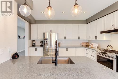 54 Hoard Avenue, New Tecumseth, ON - Indoor Photo Showing Kitchen With Stainless Steel Kitchen With Upgraded Kitchen