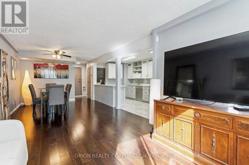 43 - 2170 Bromsgrove Road, Mississauga, ON - Indoor Photo Showing Living Room