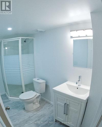 7 Arch Brown Court, Barrie, ON - Indoor Photo Showing Bathroom