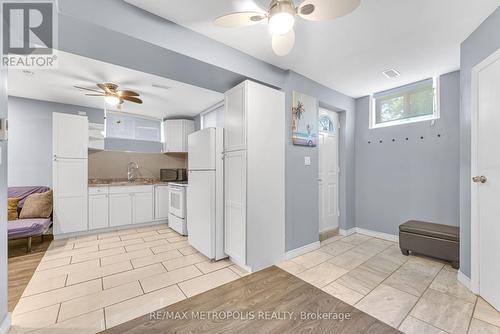 21 St Quentin Avenue, Toronto, ON - Indoor Photo Showing Kitchen