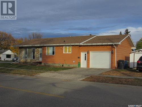 322 6Th Avenue W, Nipawin, SK - Outdoor